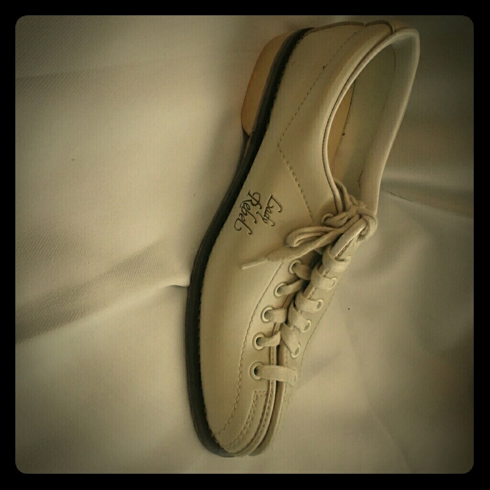 Brunswick Lady Rebel Leather Bowling Shoes Size 8A